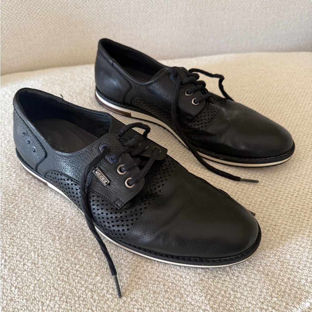 Vélez black leather lace-up shoes